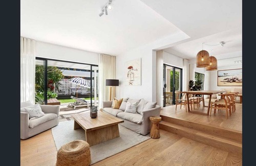 Mosman House | Superb family home on Balmoral Slopes
