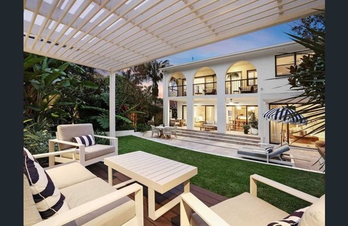 Mosman House | Superb family home on Balmoral Slopes