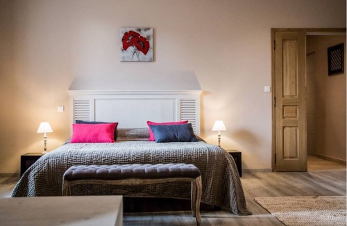 Noves Other | Superb Farmhouse, Pool, Lovely garden, Quiet, Fully air-conditioned
