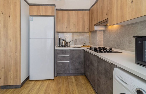 Kepez Apartment | Superb Flat with Shared Pool in Kepez