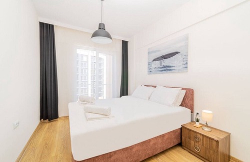 Kepez Apartment | Superb Flat with Shared Pool in Kepez