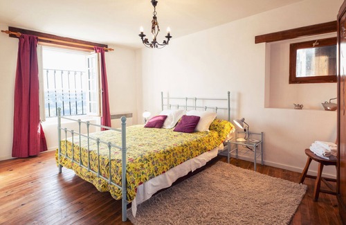 Puycelci House | Superb House with large private and panoramic terrace, in medieval village
