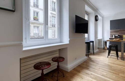 Quartier de la Porte-Saint-Denis Apartment | Superb Large and New 4bds Flat - Heart of Paris 10