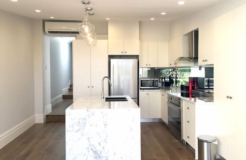 Woollahra House | Superb Location Between City & Bondi Beach in Bondi Junction