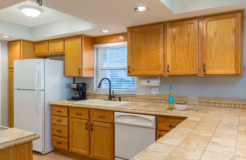 Madeira Beach Condo | Superb Location on the Beaches of Madeira. Great Corner Unit Views. Beachfront Pool on the Sand!