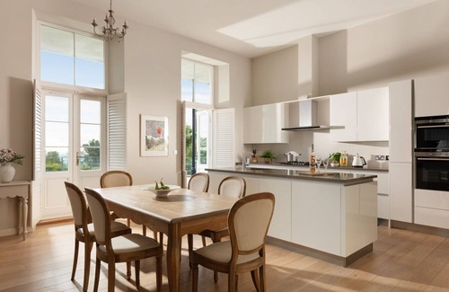 Maenporth Apartment | Superb Luxury 5 Star Apartment with Private Terrace Overlooking Sea