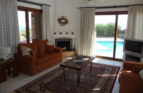 Kyrenia Villa | Superb Modern Villa w/Own Pool Near Beaches & Montains, 4 Miles To Kyrenia