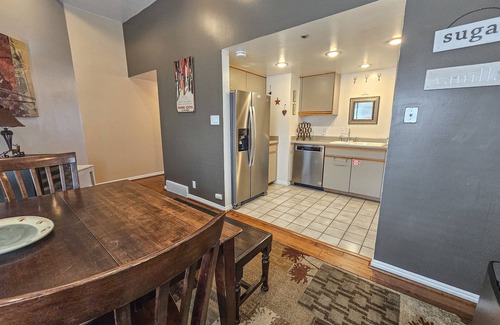 North Park City Condo | Superb, mountain-view condo with Pack-N-Play, full kitchen, TV, & washer/dryer