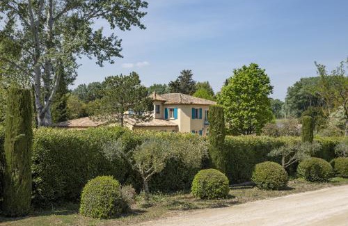 Mouries House | superb prestige property with indoor heated swimming pool, seminar room and tennis court in mouries, in the alpilles in provence – 16 people