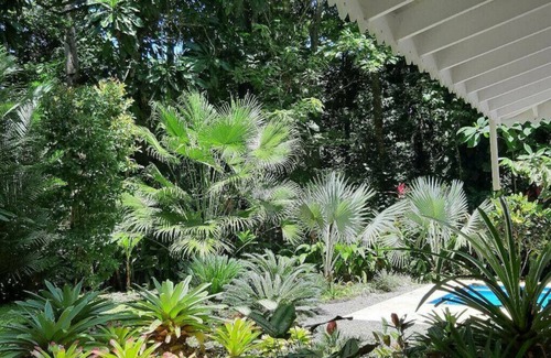 Manzanillo Villa | Superb private Pool Villa & Garden with beach access