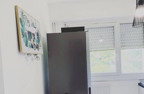 Saint-Herblain Apartment | Superb private room with parking and balcony at the homestay.