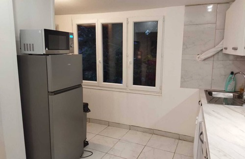 Carnot Apartment | Superb, quiet, comfortable studio 15 minutes' walk from Croisette