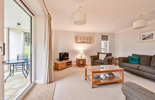 Sandbanks Apartment | Superb Sandbanks Apartment near Beach and Bars with Free Parking