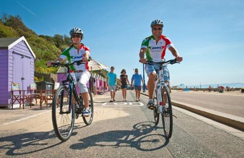 Sandbanks Apartment | Superb Sandbanks Apartment near Beach and Bars with Free Parking