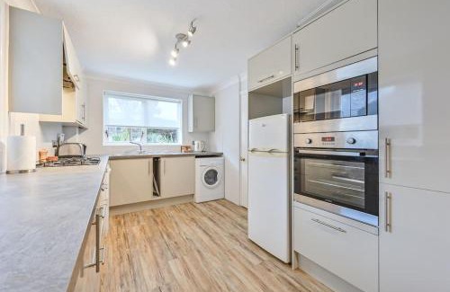 Sandbanks Apartment | Superb Sandbanks Apartment near Beach and Bars with Free Parking