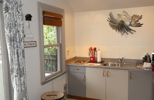 Wellington Apartment | Superb self-contained studio flat minutes away from central Wellington