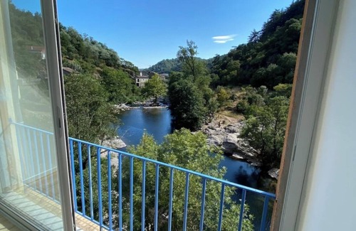 Vals-les-Bains Apartment | Superb studio - River access