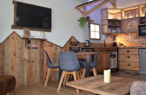 Les Angles Apartment | SUPERB T2 ATYPIQUE-4 sleeps 3★-45m2, ideally located-VIEWS PANO-WIFI fiber