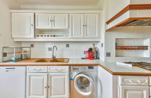 Saint-Pierre Apartment | Superb T3 with balcony near La Timone metro station