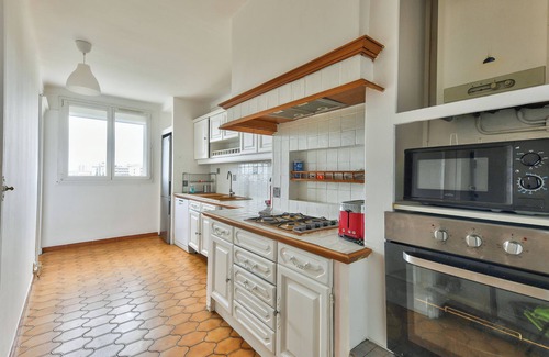 Saint-Pierre Apartment | Superb T3 with balcony near La Timone metro station