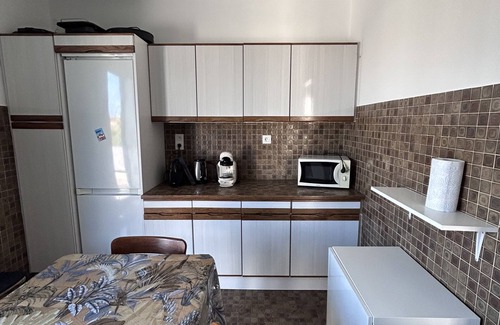 Saint-Laurent-du-Var Apartment | Superb upstairs villa with private garden and parking.