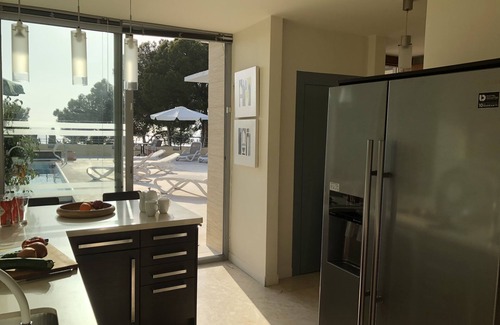 Almunecar Villa | Superb villa, heated pool (April to October), 7min walk to beach/restaurants