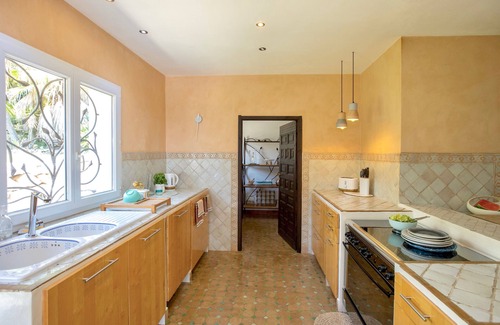 Vence Villa | SUPERB VILLA HUGE POOL 14x5m Walk to Town