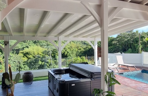 Saint-Joseph Villa | Superb villa with swimming pool and jacuzzi