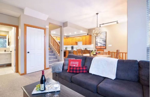 Whistler Cay Heights House | Superb Whistler Mountain 2Bd/3Bth