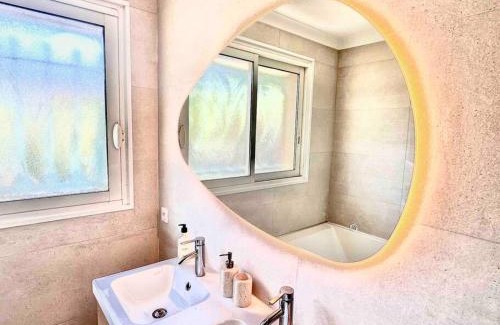 Antheor Apartment | Superbe 6 couchages - 200m de la mer - Terrasse - Climatisation