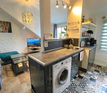 Juvisy-sur-Orge Apartment | Superbe Appart entier au pied de la Gare RER, à 15 min de Paris & Orly