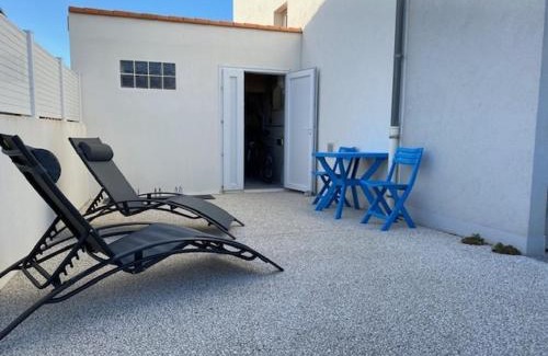 La Chaume Apartment | Superbe appartement à La Chaume, proche mer, avec balcon, terrasse, parking et coin nuit - FR-1-422-33