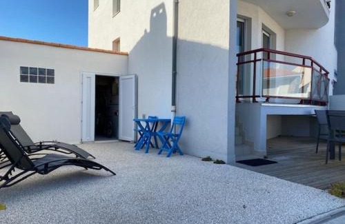 La Chaume Apartment | Superbe appartement à La Chaume, proche mer, avec balcon, terrasse, parking et coin nuit - FR-1-422-33