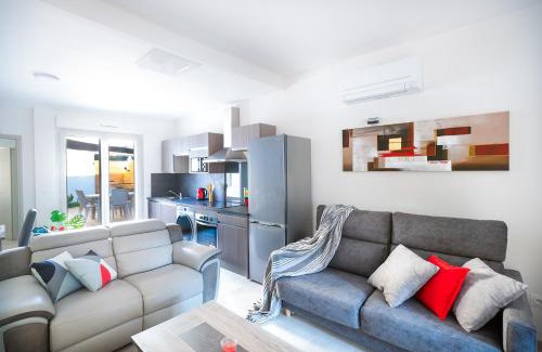 Les Halles - Valliere Apartment | Superbe appartement à 2 pas des Halles, Climatisé, terrasse, garage