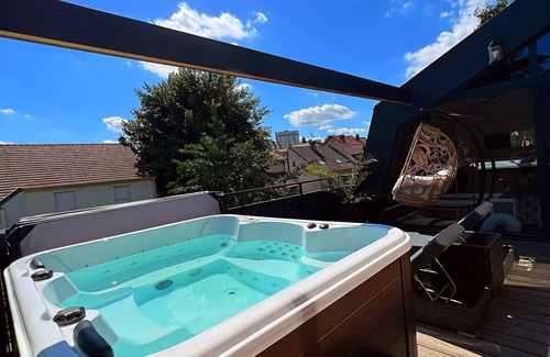 Chatillon Apartment | Superbe Appartement Avec Jacuzzi sur Terrasse, Sauna et Hammam Proche de Paris