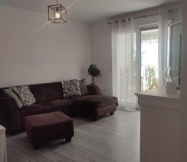 Saint-Roch Apartment | Superbe appartement avec piscine l'été de juin à septembre