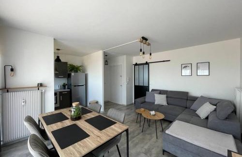 Port Apartment | Superbe appartement en rez-de-jardin avec vue mer