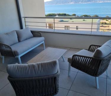 Pietrosella Apartment | Superbe appartement T3 face mer baie Ajaccio