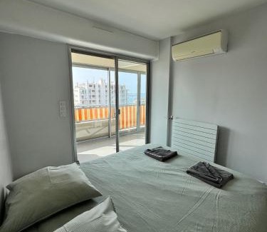 Golfe Juan Apartment | Superbe appartement vue mer garage privatif ferme