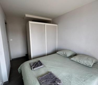Golfe Juan Apartment | Superbe appartement vue mer garage privatif ferme