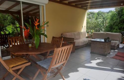 Riviere-Salee Apartment | Superbe F3 tout confort avec terrasse et jardin