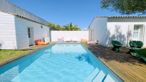 Saint-Clement-des-Baleines Villa | Superbe villa avec piscine dans le village de St Clément