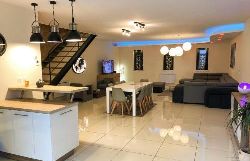 Montlucon Apartment | Superbe LOFT centre-ville Montluçon