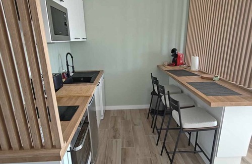 Bussiere - Cadiere Apartment | Superbe Studio Rénové Proche Métro Avec Garage