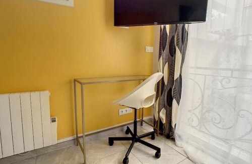 Saint-Acheul Apartment | SUPERBE STUDIO HYPER CENTRE TOUT ÉQUIPÉ WIFI NETFLIX 2PERS