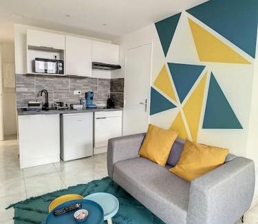 Saint-Acheul Apartment | SUPERBE STUDIO HYPER CENTRE TOUT ÉQUIPÉ WIFI NETFLIX 2PERS