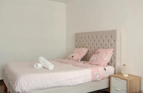 Saint-Fargeau Apartment | Superbe Studio Paris Gambetta