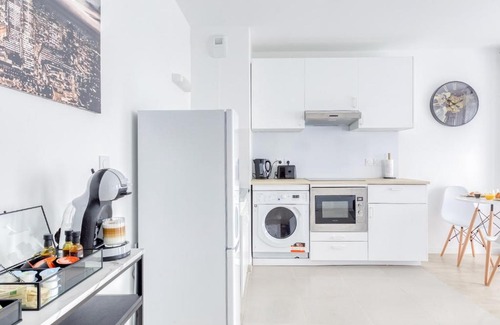 Louis Bertrand-Mirabeau-Semard Apartment | Superbe T2 proche Paris métro 7 à 5 mn à pied