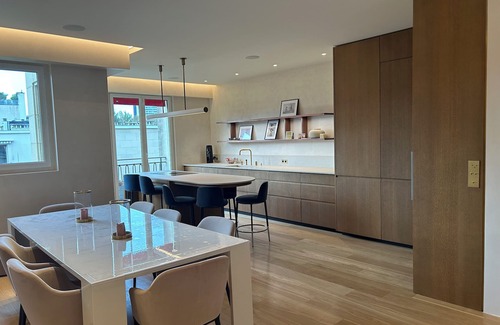Neuilly-sur-Seine Apartment | Superbe Toit Terrasse Spacieux, Havre de Paix, 10' Centre Paris, vue Tour Eiffel