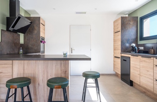 Connaux Villa | Superbe Villa Climatisée Proche Uzès, Entre Avignon et Nîmes Toutes Commodités